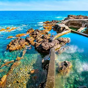  Apartamento Primera Línea En Piscinas Naturales.